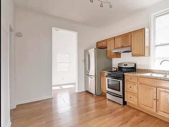4th image of 1735 N Kimball Ave #3R