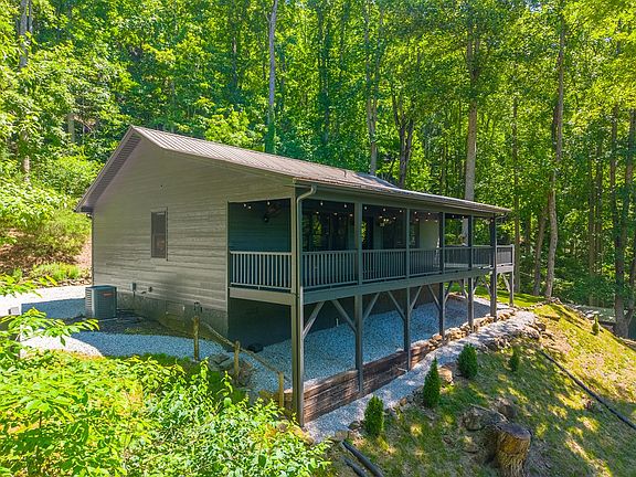 5th image of 1079 Crestview Dr