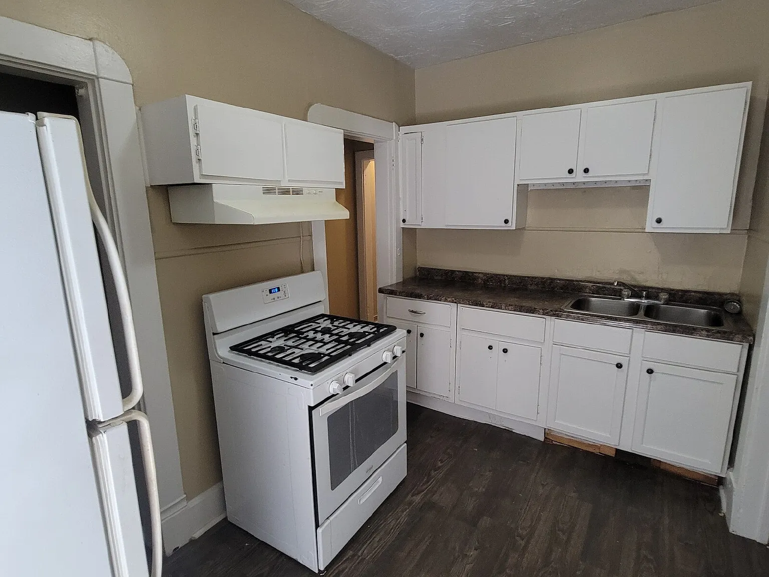 2 bed, 1.0 bath, $795 — Photo 4