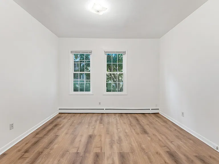 85 Parade St #1R — Photo 15