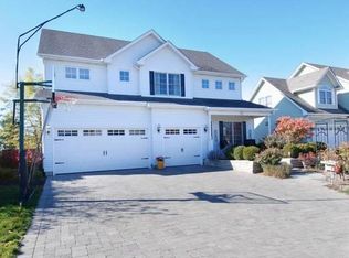 701 Independence Ave, Elburn, IL 60119