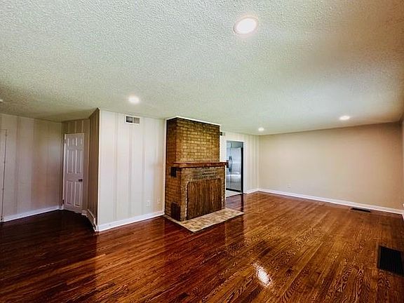 3rd image of 7231 Parkview Ave