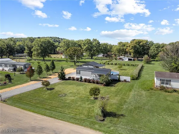 9144 Malwayne Dr NW, Malvern, OH 44644