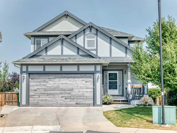 325 Luxstone Grn SW, Airdrie, AB T4B 0A5