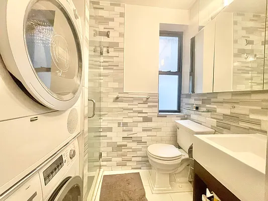 Rented by Century 21 Premier  | media 14