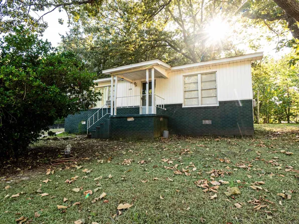 216 Ruth St, El Dorado, AR 71730
