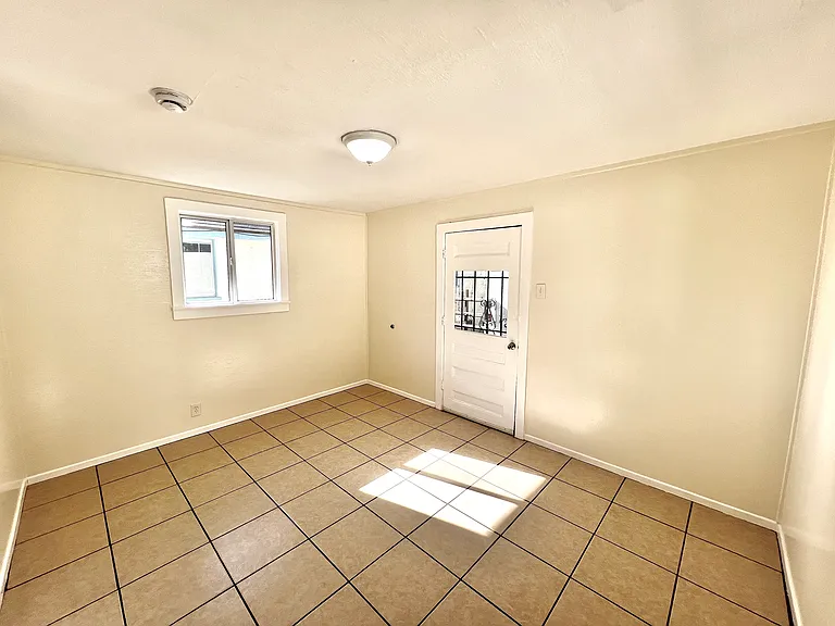 721 Flint Ave — Photo 10