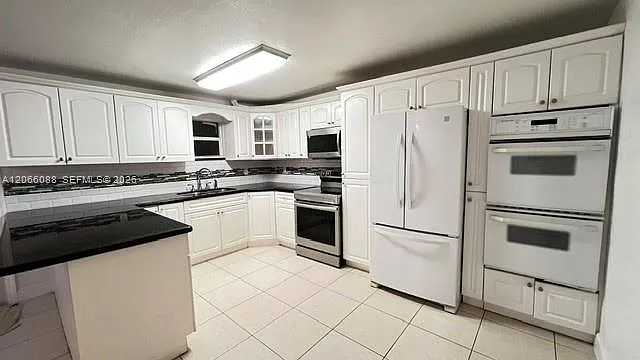 4722 NW 192nd Ter — Photo 3