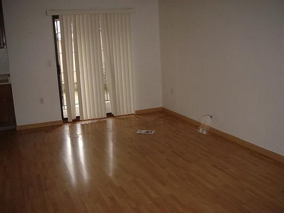 3rd image of 285 Estelle Ln