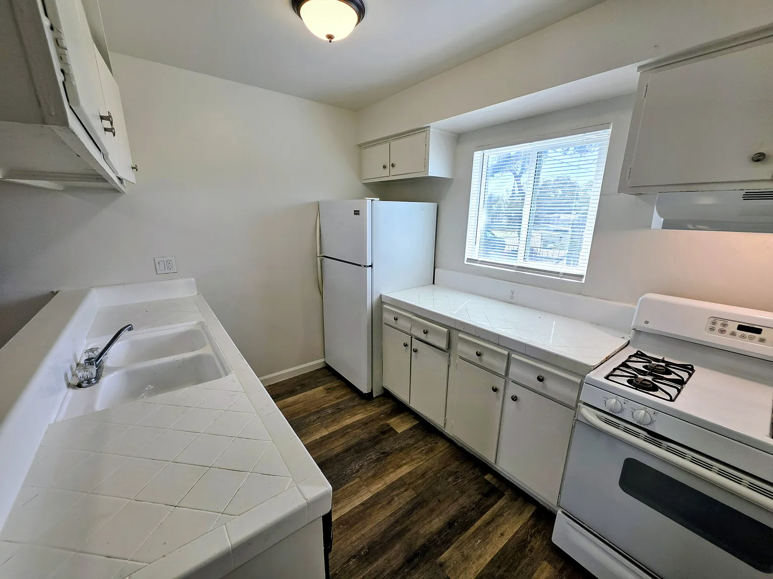 4378 N Sepulveda Ave — Photo 3