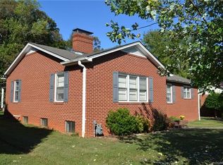 208 Park St, Morganton, NC 28655