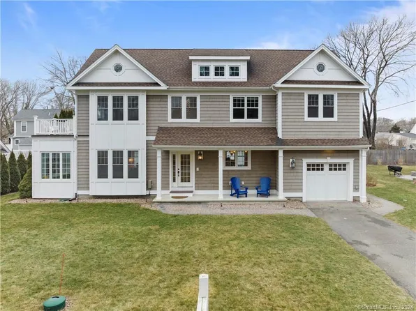 19 Park Avenue, Old Saybrook, CT 06475