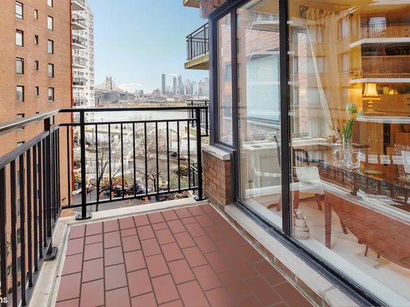 60 Sutton Place image 3 of 16