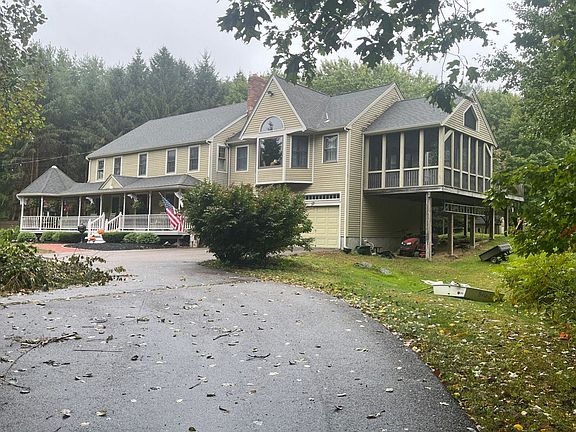 2nd image of 3 Oak Hill Ave