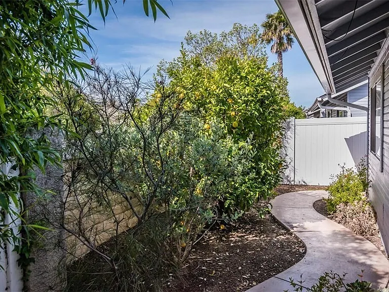 955 Felicia Way — Photo 19