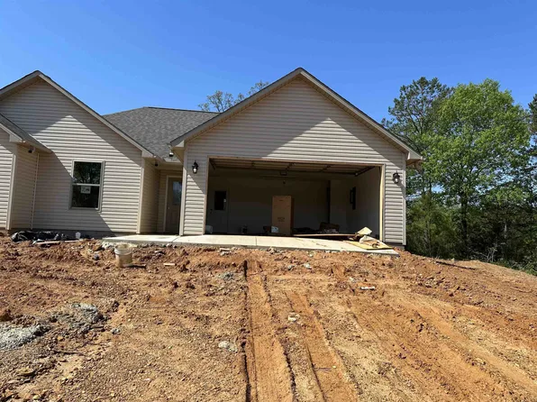 180 Westwood Cv, Henderson, TN 38340