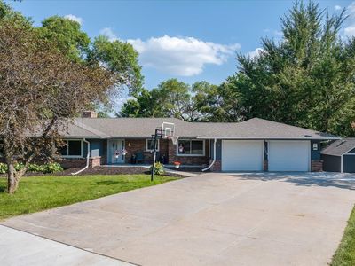 5209 Clay Cir, Omaha, NE, 68152
