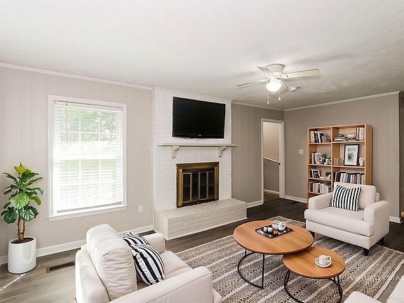 5th image of 606 Cardinal Dr