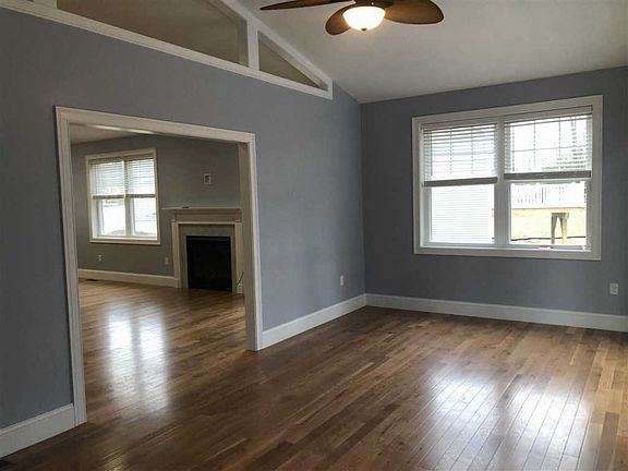 4th image of 5 Russell Ln Unit 42