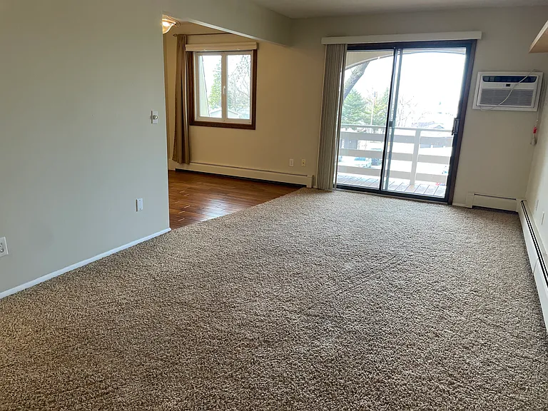 4407 Wilshire Blvd #304 — Photo 2