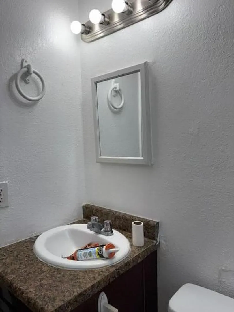 828 Astor Street — Photo 4