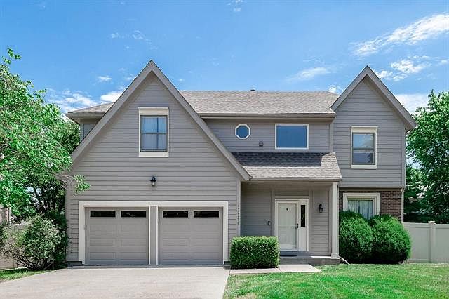 1st image of 15229 Outlook St