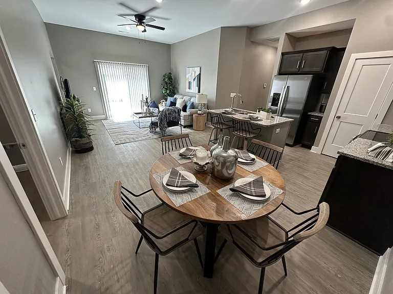 490 Long Path Ct — Photo 4