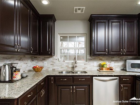 3rd image of 1 Pimlico Cir