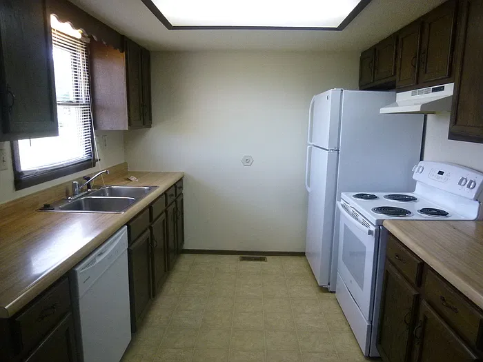 2 bed, 1.5 bath, 988 sqft, $1,100 — Photo 3