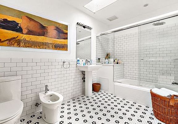 5th image of 222 E 61st St Floor 2