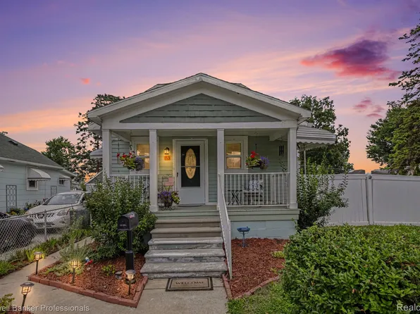 83 Gibbs St, Mount Clemens, MI 48043