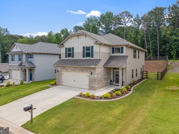 312 Magnolia Villas Dr, Cornelia, GA 30531