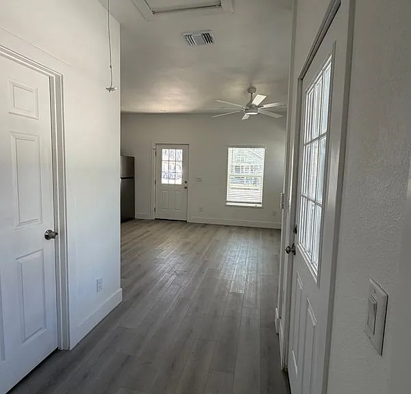 2427 W Southcross Blvd #2 — Photo 12