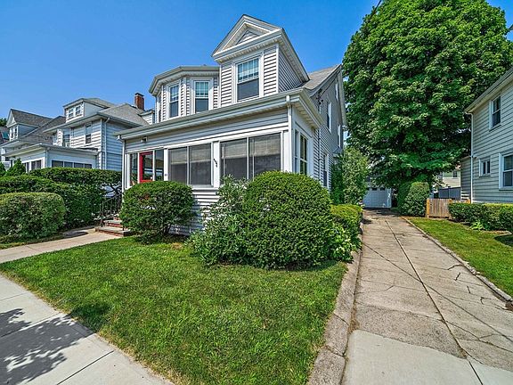 3rd image of 68 Tyler St