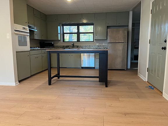 3rd image of 2824 N Loxley Ave