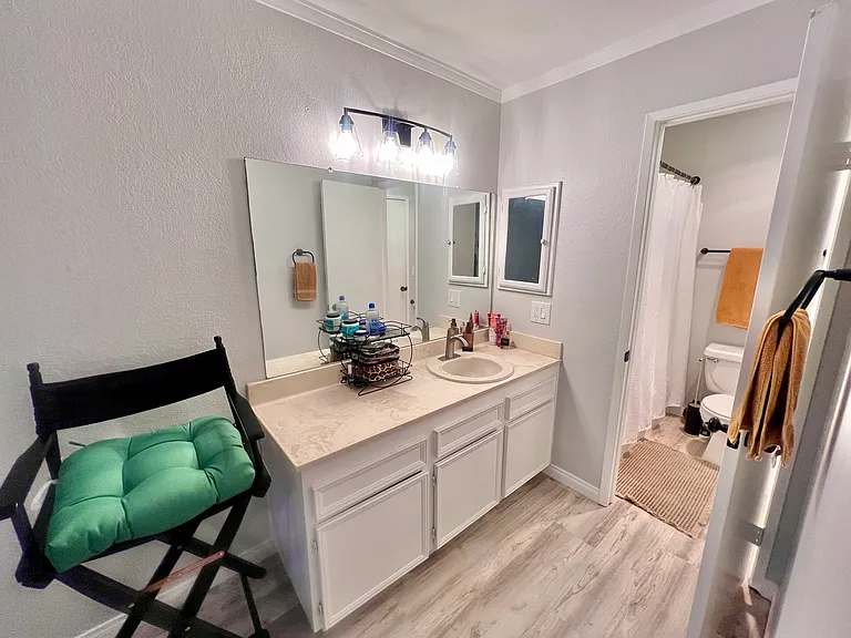 7500 Parkway Dr #300 — Photo 13
