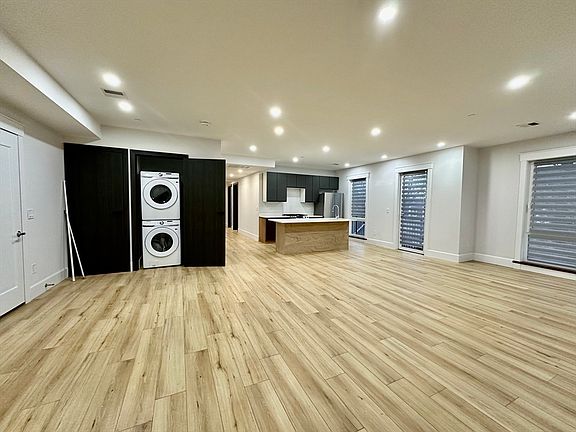 3rd image of 100 Mount Pleasant Ave #4