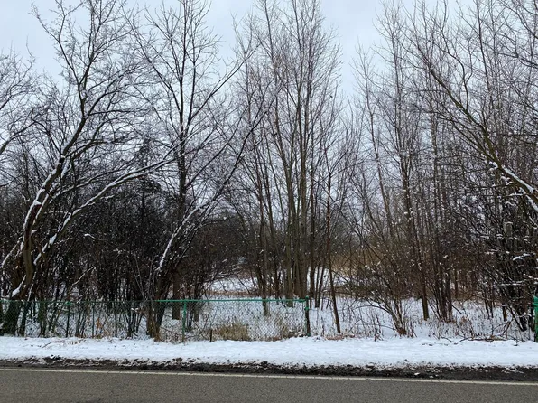 95 W South Dr, McHenry, IL 60051