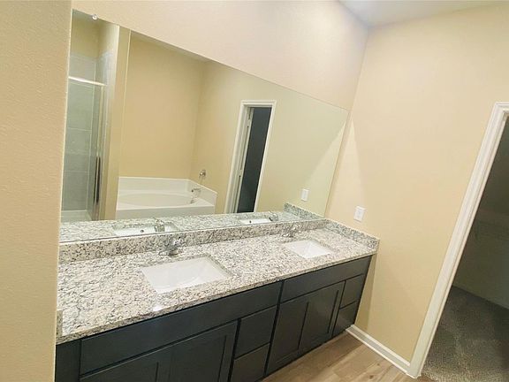 5th image of 261 Moonstone Way