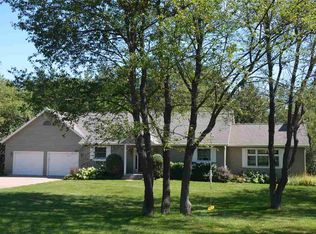 4314 N Lakeview Ln, Iron Mountain, MI 49801