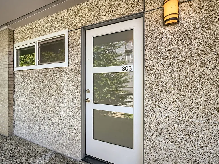 Catalina Apartments — Photo 16