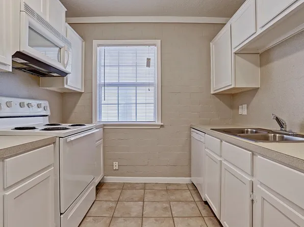 802 Stanford, 802 Stanford St APT 10, Houston, TX 77019