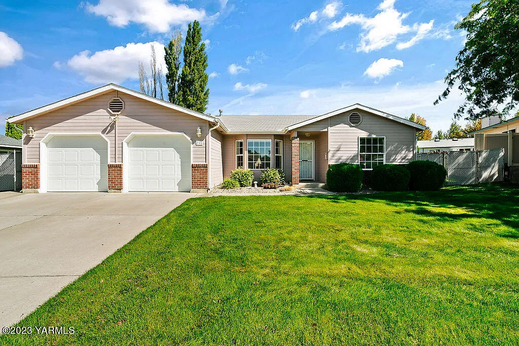 231 Joyce Pl photo 1