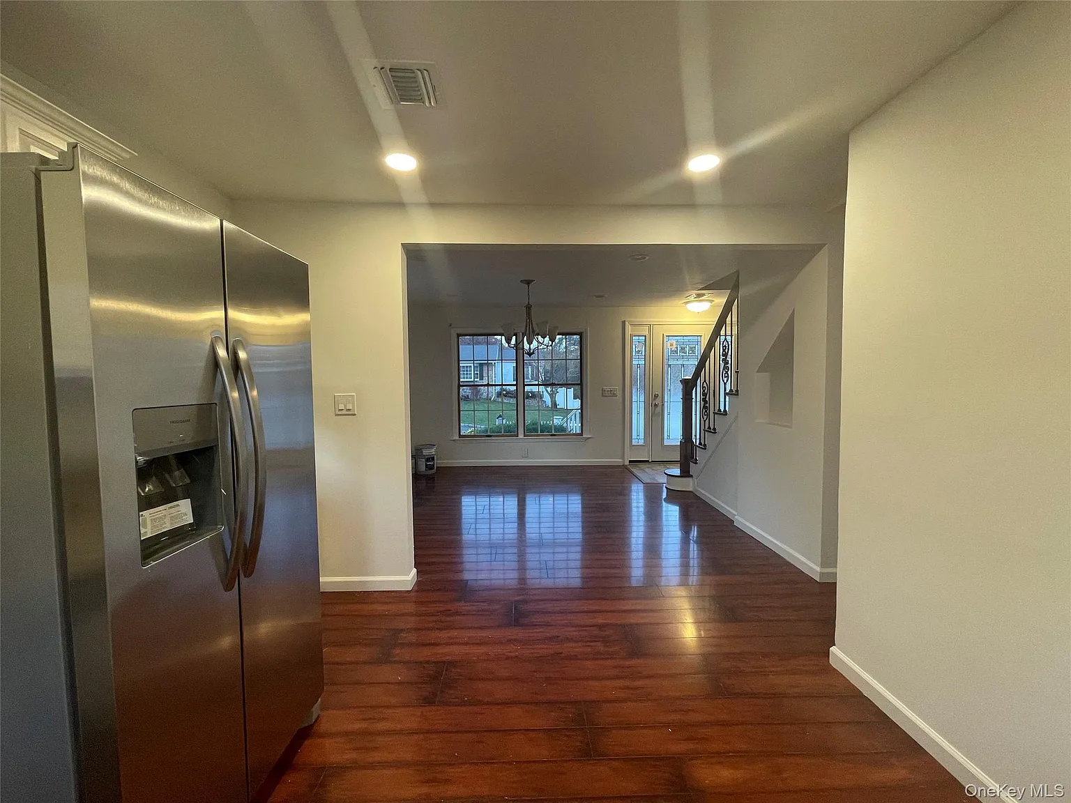 4 bed, 3.0 bath, 1392 sqft, $4,350 — Photo 4