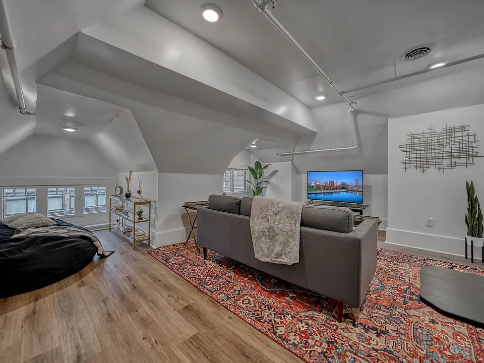 46 Allen St #5