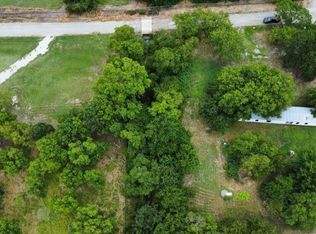 300 N Austin St, Wolfe City, TX 75496