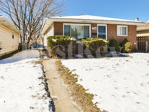 3rd image of 744 Newell Ave
