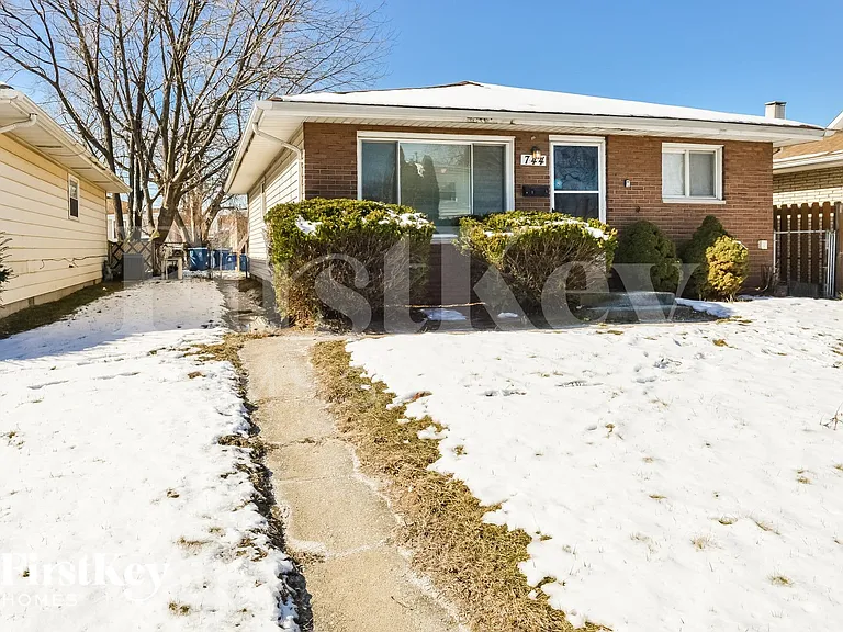 744 Newell Ave — Photo 3