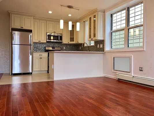 Sold by Keystone Realty USA Corp | media 6