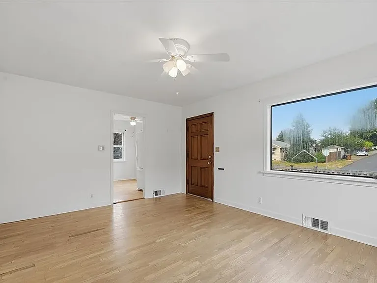 4624 N Pearl St — Photo 9
